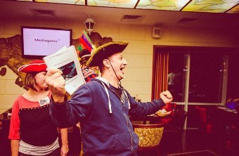 сделать Квесторию популярным видом досуга Шерлок Холмс, Казанова, Штирлиц