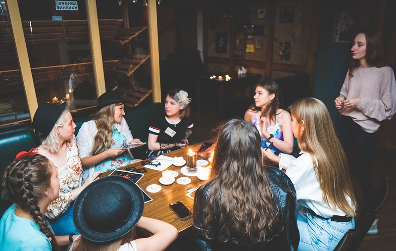 Выездные квесты на Международный женский день: интерактивное мероприятие в школе Sofia.